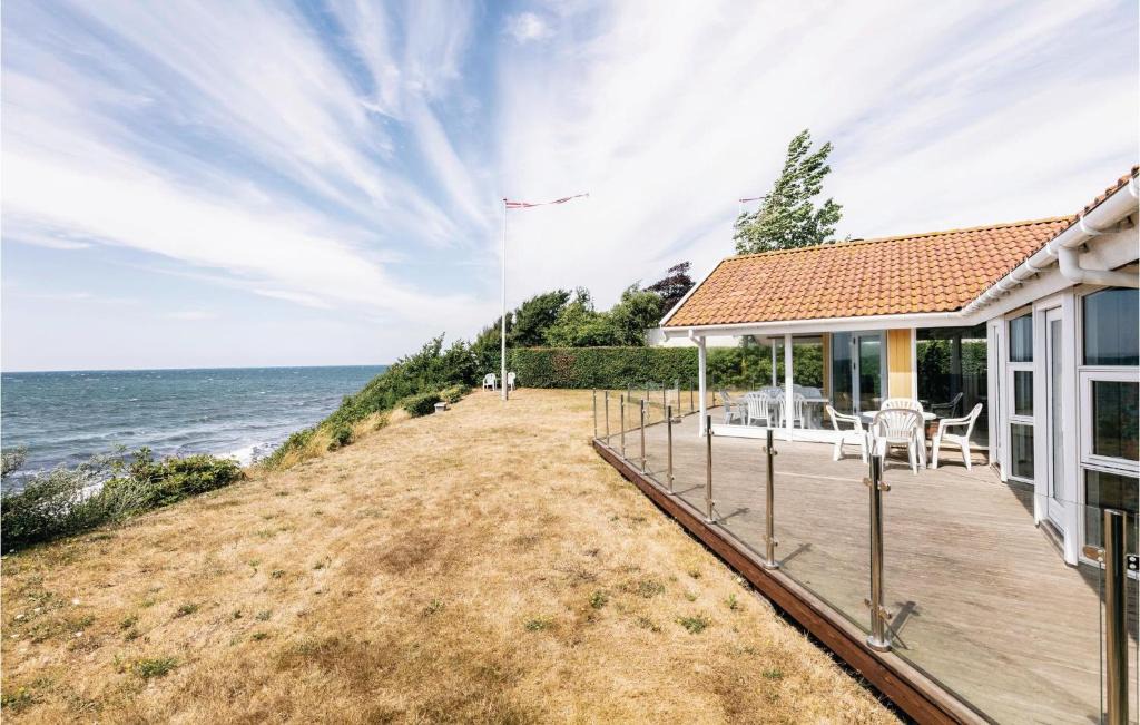 Ronne House | Four-Bedroom Holiday Home In Ronne