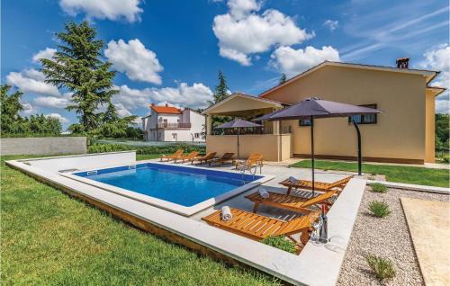 Heki House | Four-Bedroom Holiday Home In Pazin