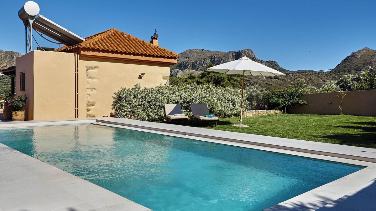 Latziana Villa | Four bedroom Mouri villas complex of 18th century