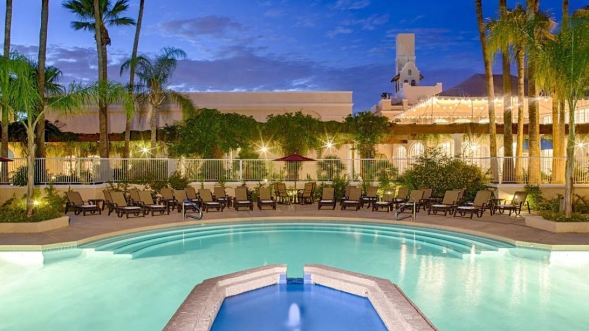 Downtown Resort | Four Great Family Units, Pool and Parking