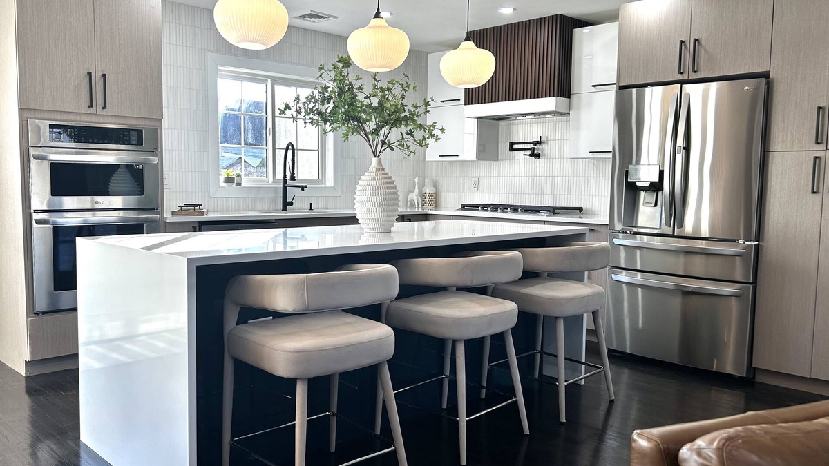 Glen Cove House | Four Levels of Family-sized Stylish Living w/game rm, patio and large backyard