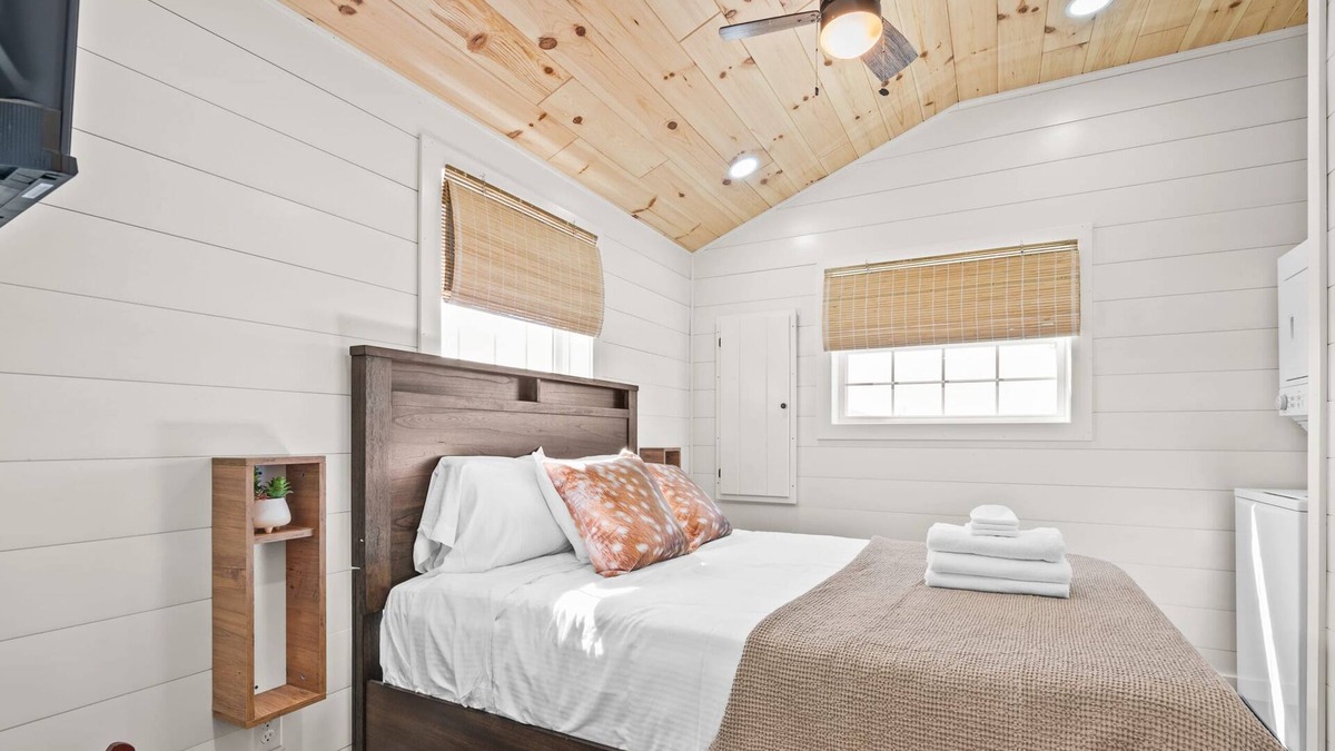 Williamstown Cabin | Four Neighboring Cabins at Eden Reserve