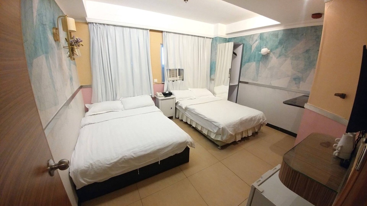 Kwun Chung Apartment | Four-person room, three minutes to Jordan Station, Harbour City! Temple Street! Fashion Wholesale
