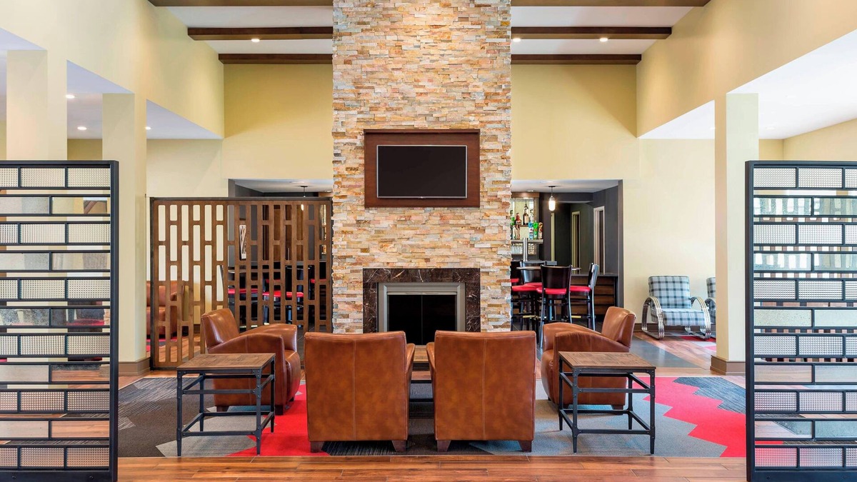 Buffalo Grove Hotel | Four Points by Sheraton Buffalo Grove