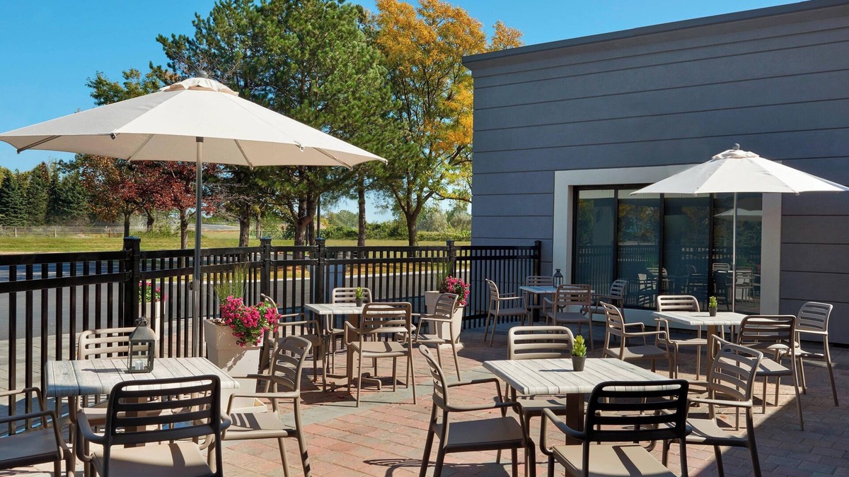 Hamilton Hotel | Four Points by Sheraton Hamilton - Stoney Creek