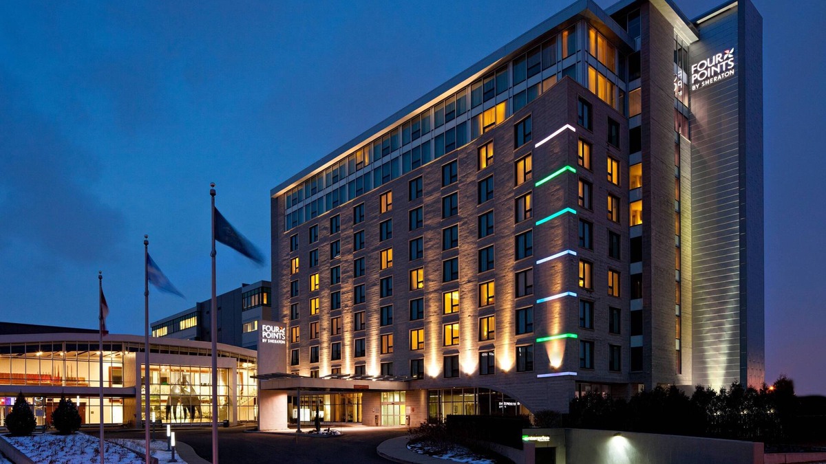 Desjardins Hotel | Four Points by Sheraton Levis Convention Centre