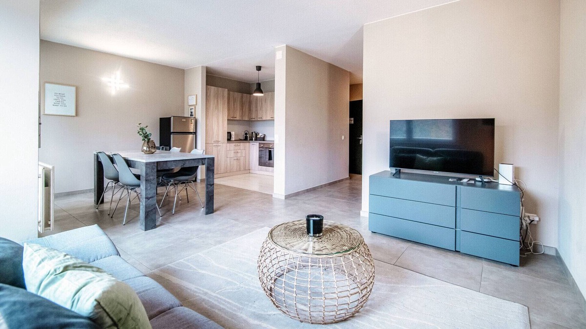 Paradiso Apartment | Four-room apartment next to LUdeS (Pazzallo 10)
