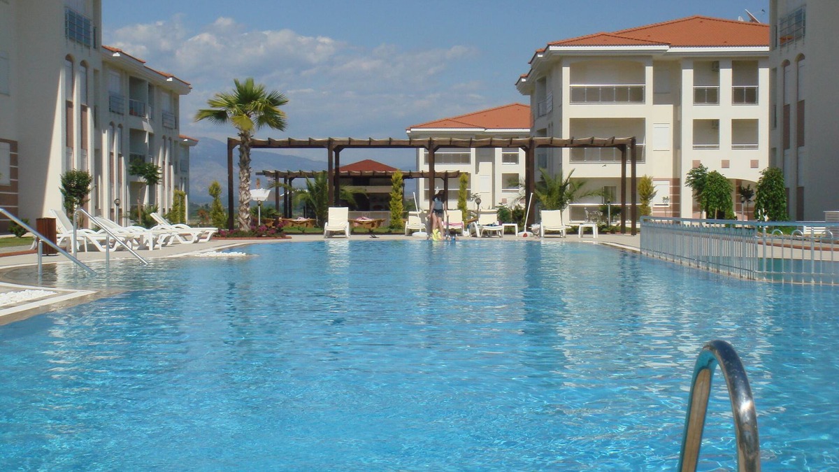 Kemer Mahallesi Apartment | FOUR SEASONS I -10 guarantees a wonderful holiday in an exclusive gated communit
