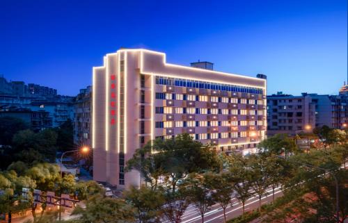 Jindong Hotel | Four Seasons Yijing Hotel