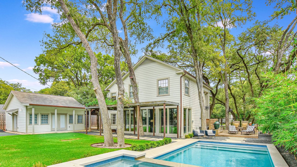 Pemberton Heights House | Fourth Night Free* I Downtown | Pool/Spa | Basketball | Game House