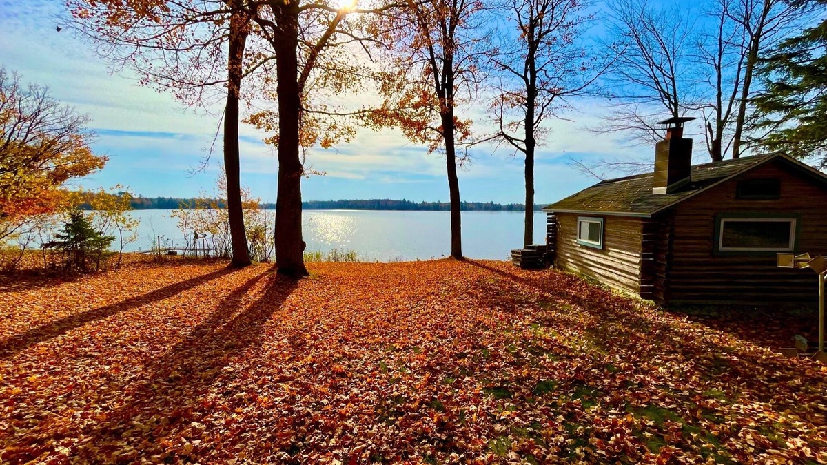 Channing House | Fox Den: a cozy cabin up north
