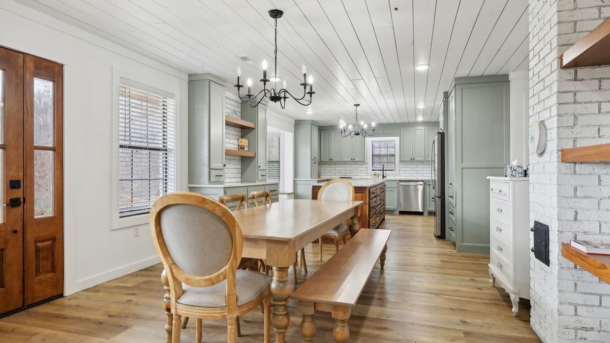 Lawrenceburg Cottage | Fox Haven Retreat-modern Cabin-acres of Priv Land