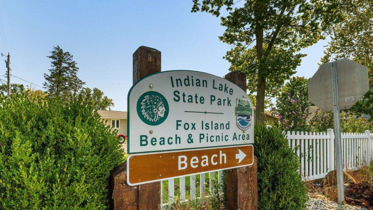 Lakeview House | Fox Island Lakefront Retreat