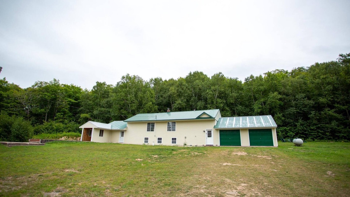 Grand Marais House | Fox Lodge - Beautiful Northwoods 3 Bedroom, 2 Bath Lodge