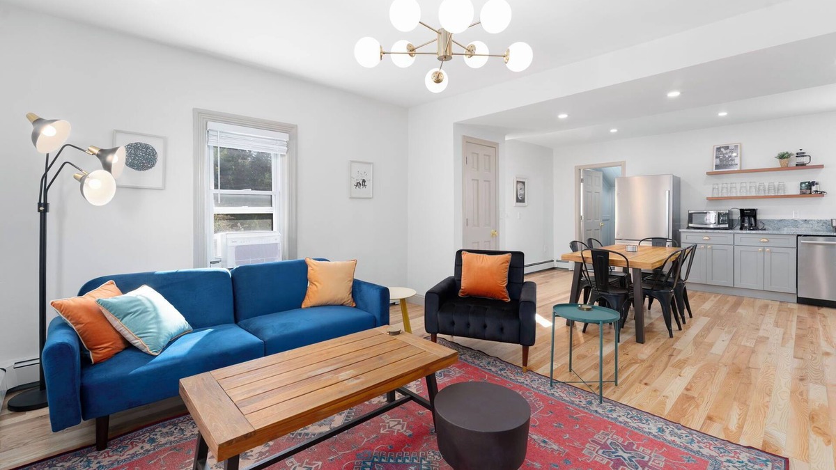 Fox Point House | Fox Point House: Walk to Brown/RISD + Free Parking for Up to 3 Cars!