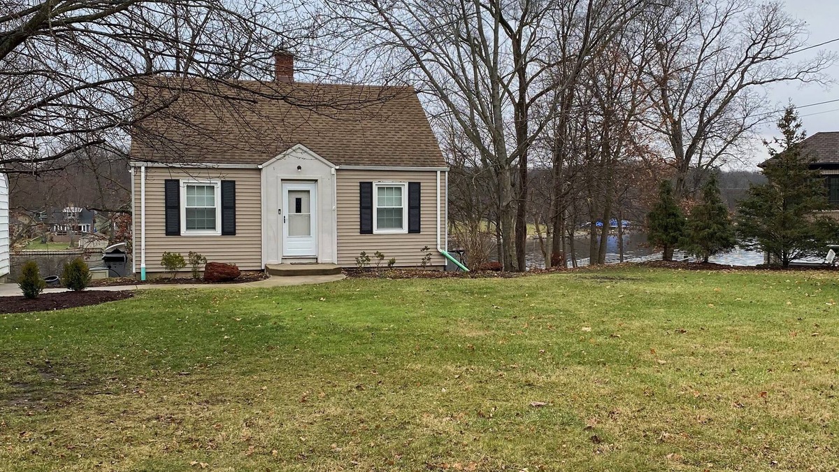 St. Charles House | Fox River Retreat