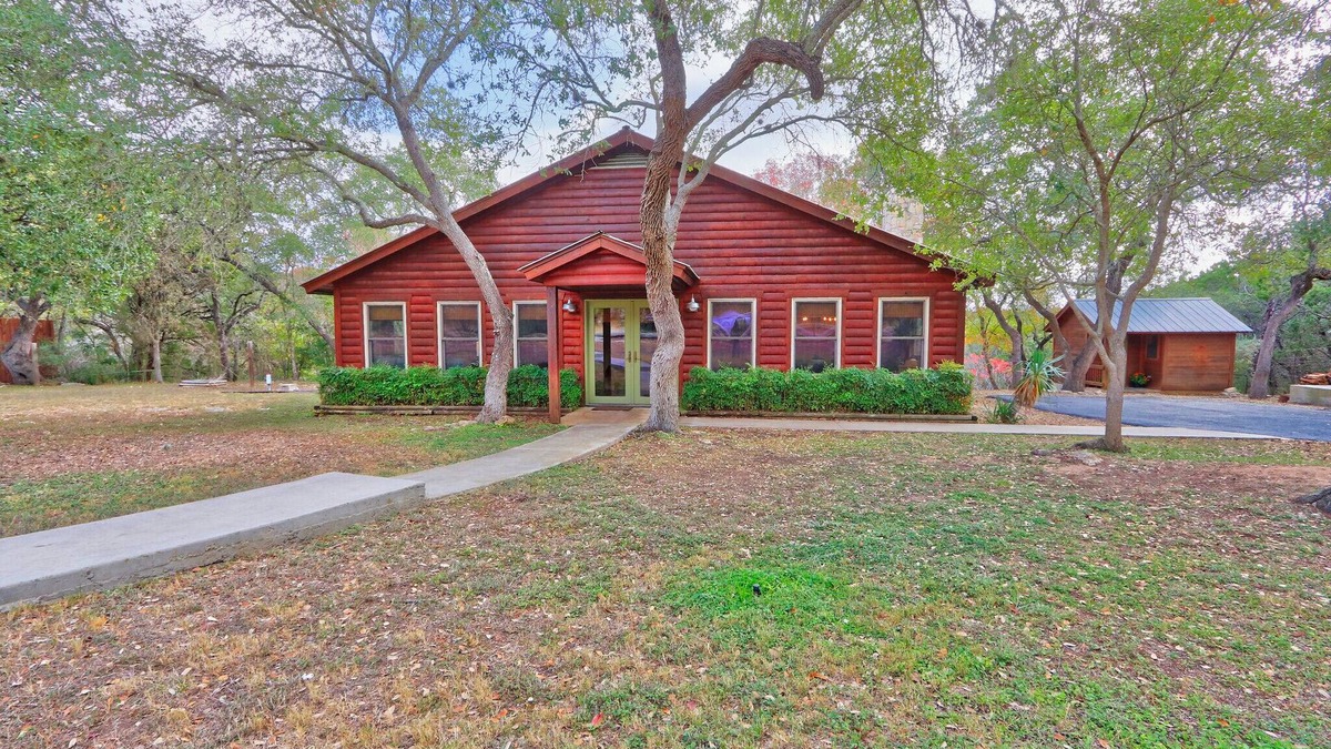 Wimberley House | Fox Run Ridge! Minutes from the Wimberley Square.