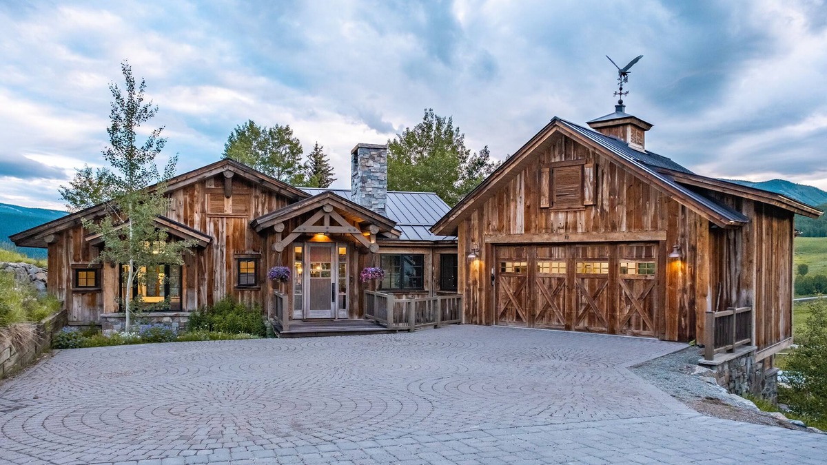 Crested Butte House | Fox Trot Cabin- On Mountain, Fabulous Views, Hot Tub, Walk to Ski Lifts