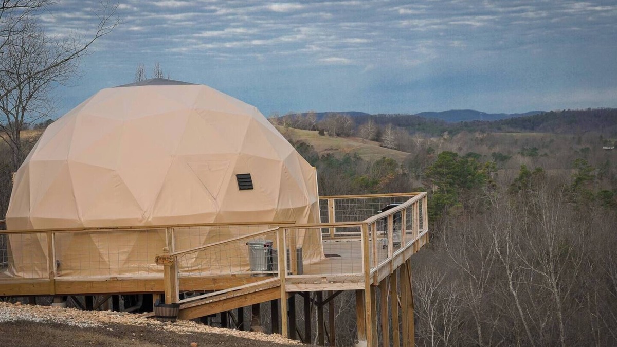Eureka Springs Apartment | Fox Wood Dome with Indoor Jacuzzi and Mountain Views only 15 minutes from downtown Eureka Springs
