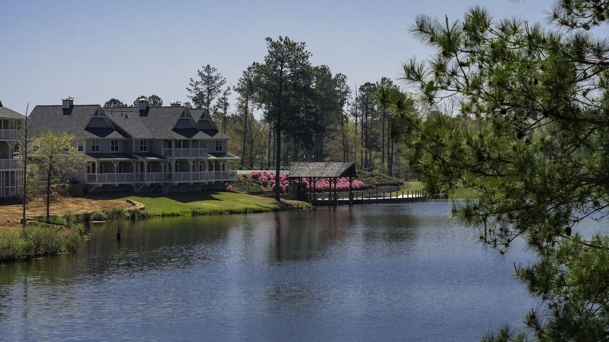 Douglasville Villa | Foxhall Resort Luxury Villa on Lake Located 25 Minutes from Airport