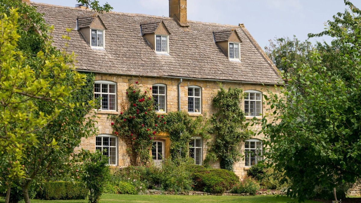 Stanton Cottage | Foxholme Manor - Spacious manor with swimming pool and tennis court