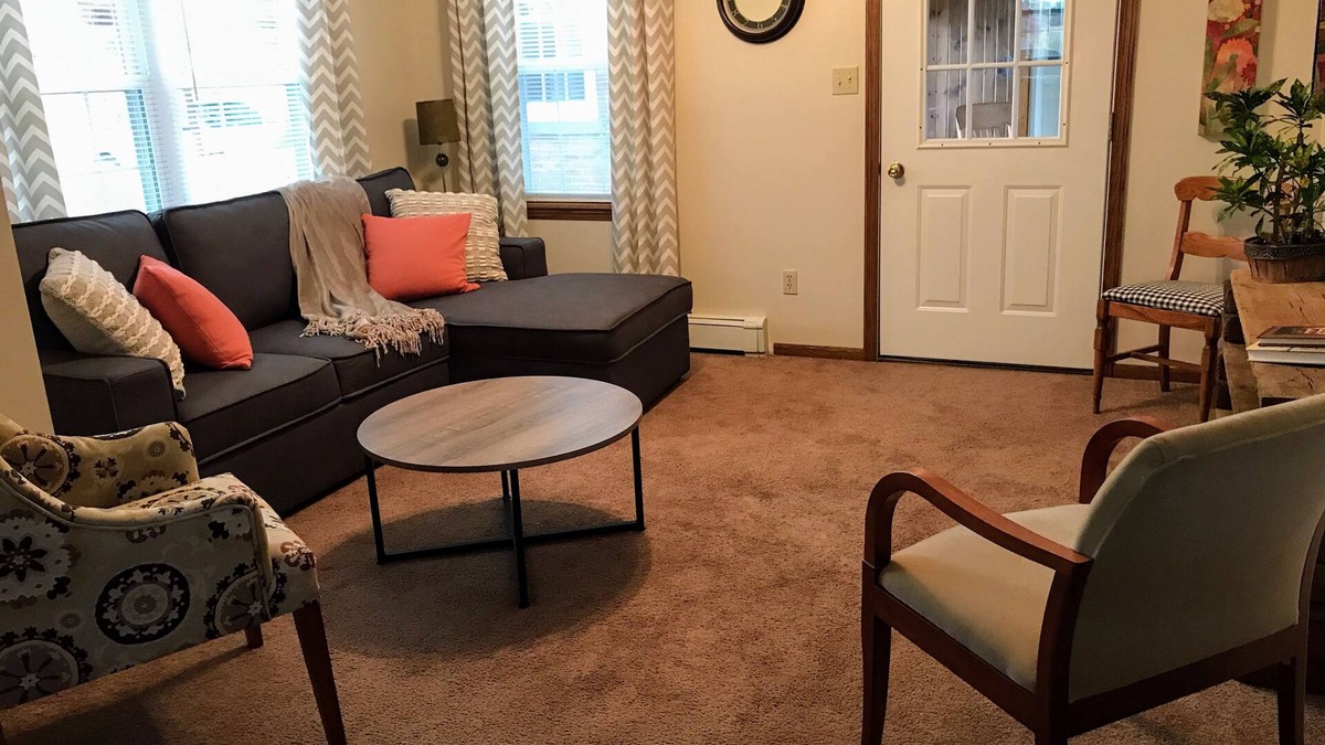 Wayne County House | Foxlake Farm Guest Suite