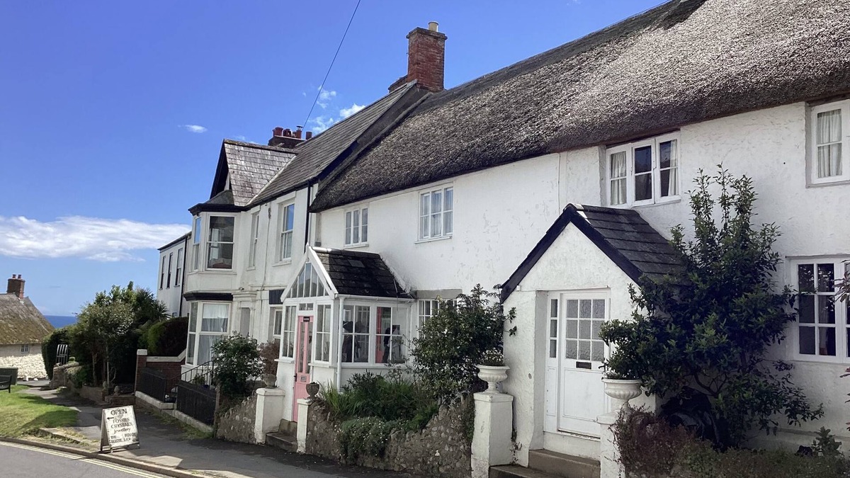 Charmouth Cottage | FOXLEY COTTAGE, family friendly, country holiday cottage in Charmouth