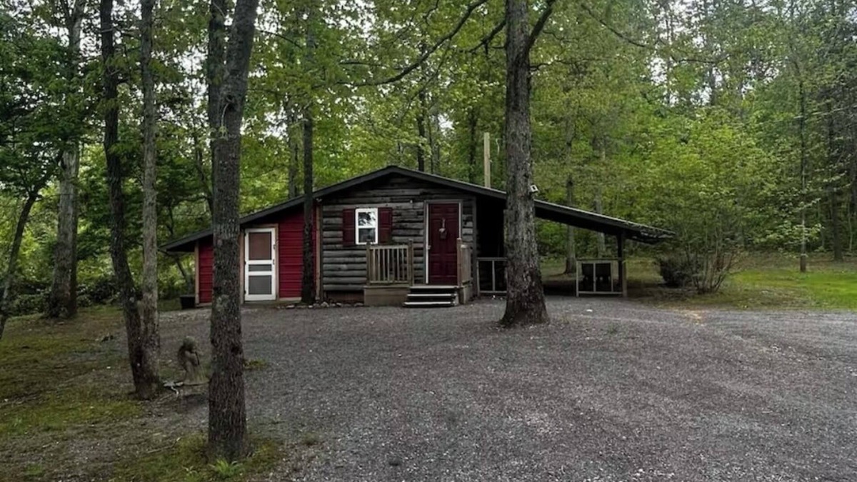 Groveoak Cabin | Fox’s Den Close to Town! Perfect for fishermen and Albertville Sand Mtn park