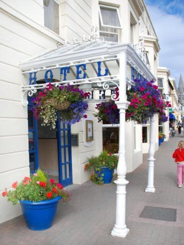 Clifden Hotel | Foyles Hotel