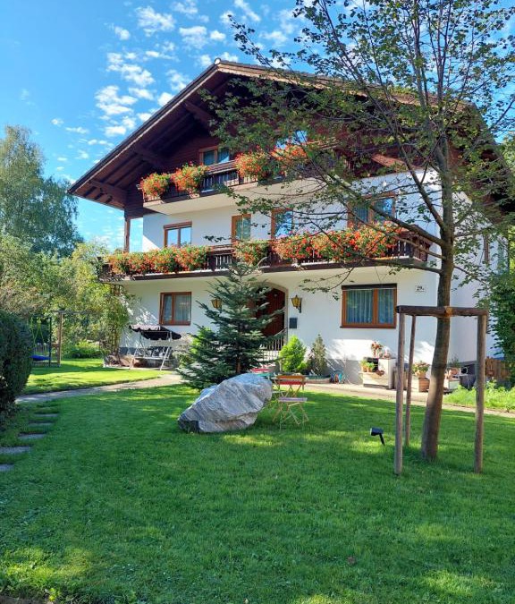 Liefering House | Frühstückspension Helmhof