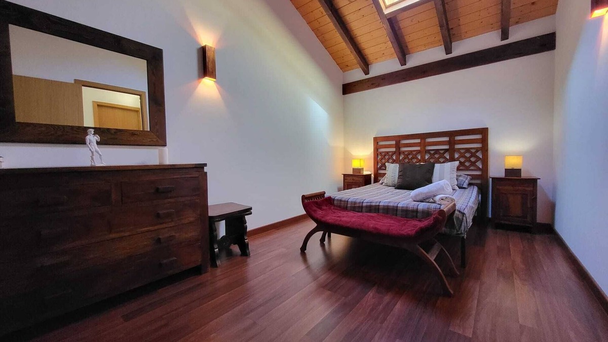 Angoustrine House | Independent House in Angoustrine