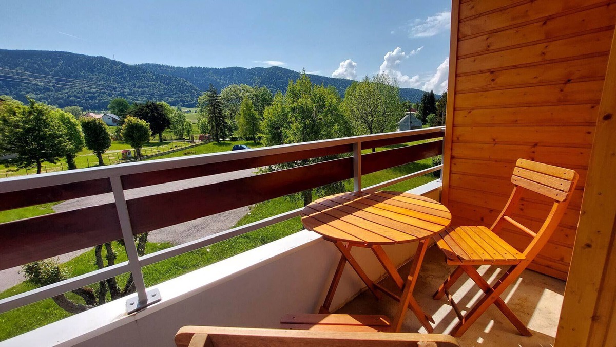 Autrans-Meaudre-en-Vercors Apartment | Charming 4-Person Apartment in Autrans with Balcony – Close to Village Center and Ski Trails