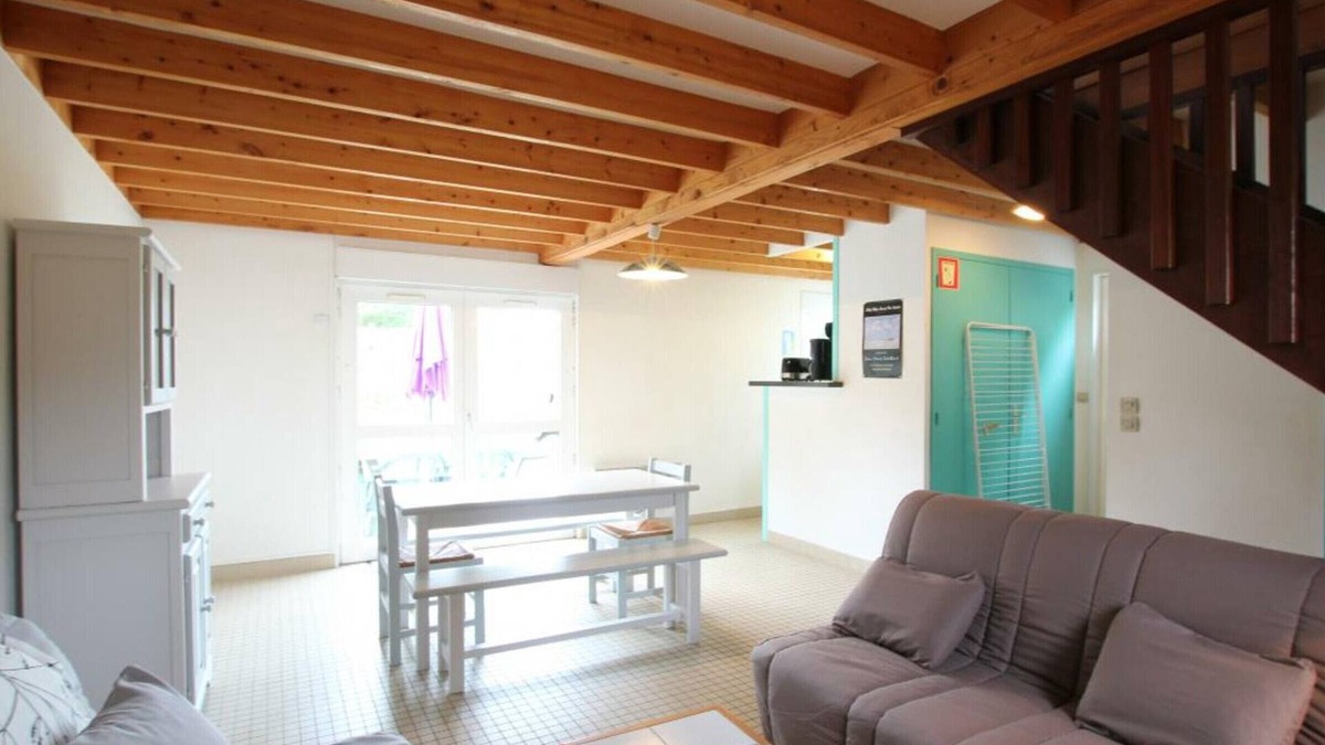 Saint-Martin de Brehal Cottage | Family-Friendly Seaside Cottage: WiFi, Shared Laundry, Terrace, Pets Welcome, Parking