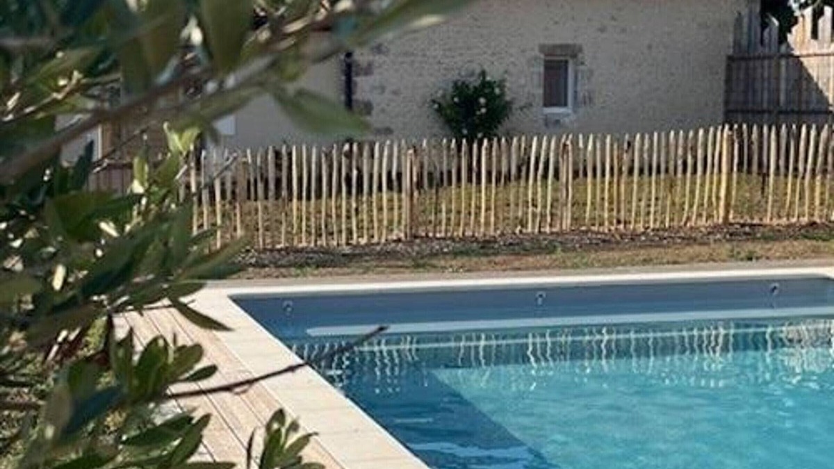 Brantome-en-Perigord Cottage | Cottage for 8 with shared pool and wifi in Brantôme