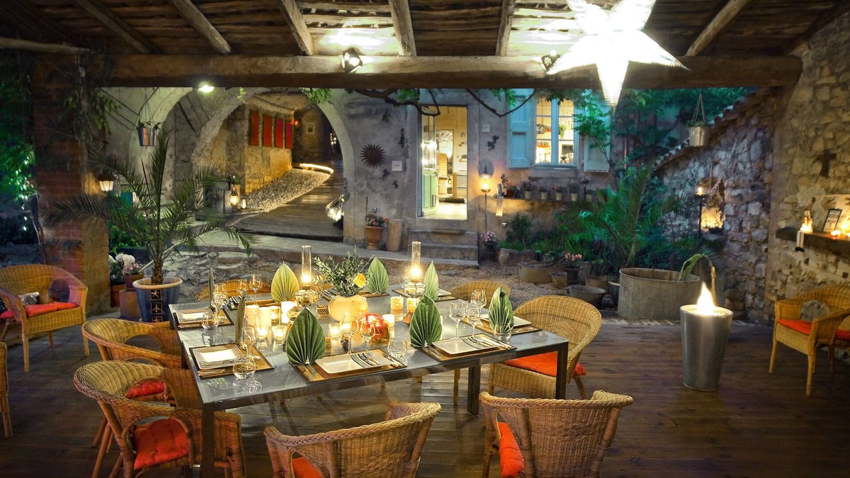 Durfort-et-Saint-Martin-de-Sossenac Bed & Breakfast | La Vieille Maison - Chambre et Halte Gourmande
