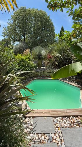 Fontenille-Saint-Martin-d'Entraigues House | Gîte la Charentaise