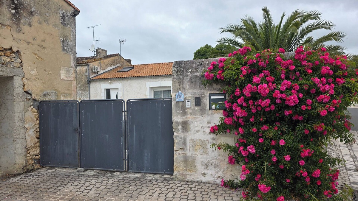 La Gripperie-Saint-Symphorien House | Au Tilleul d'Heden