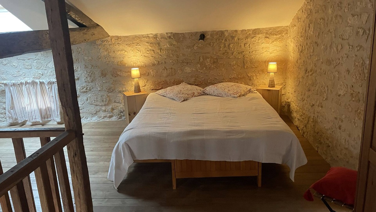 La Rochebeaucourt-et-Argentine House | Charming stone house of 19th century with flower garden and fenced