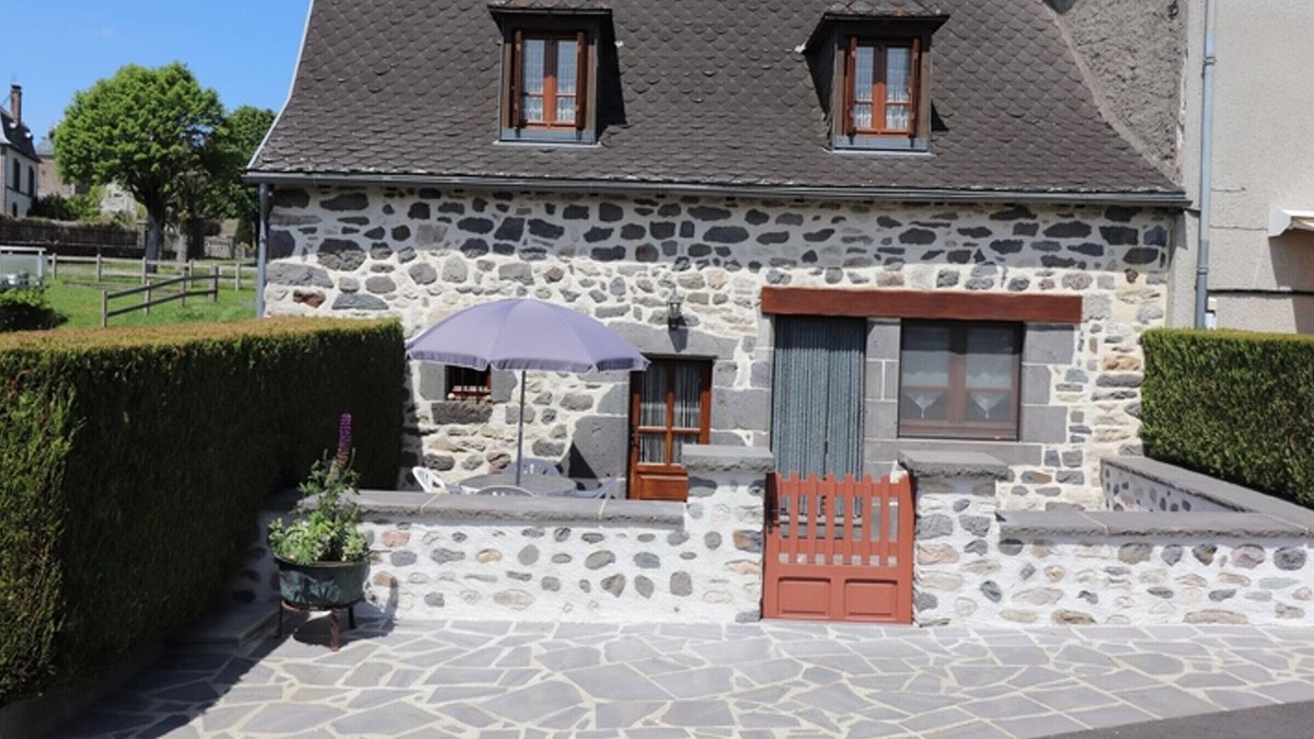 Oradour Cottage | Gite Neuvéglise-sur-Truyère-Oradour, 2 bedrooms, 4 persons