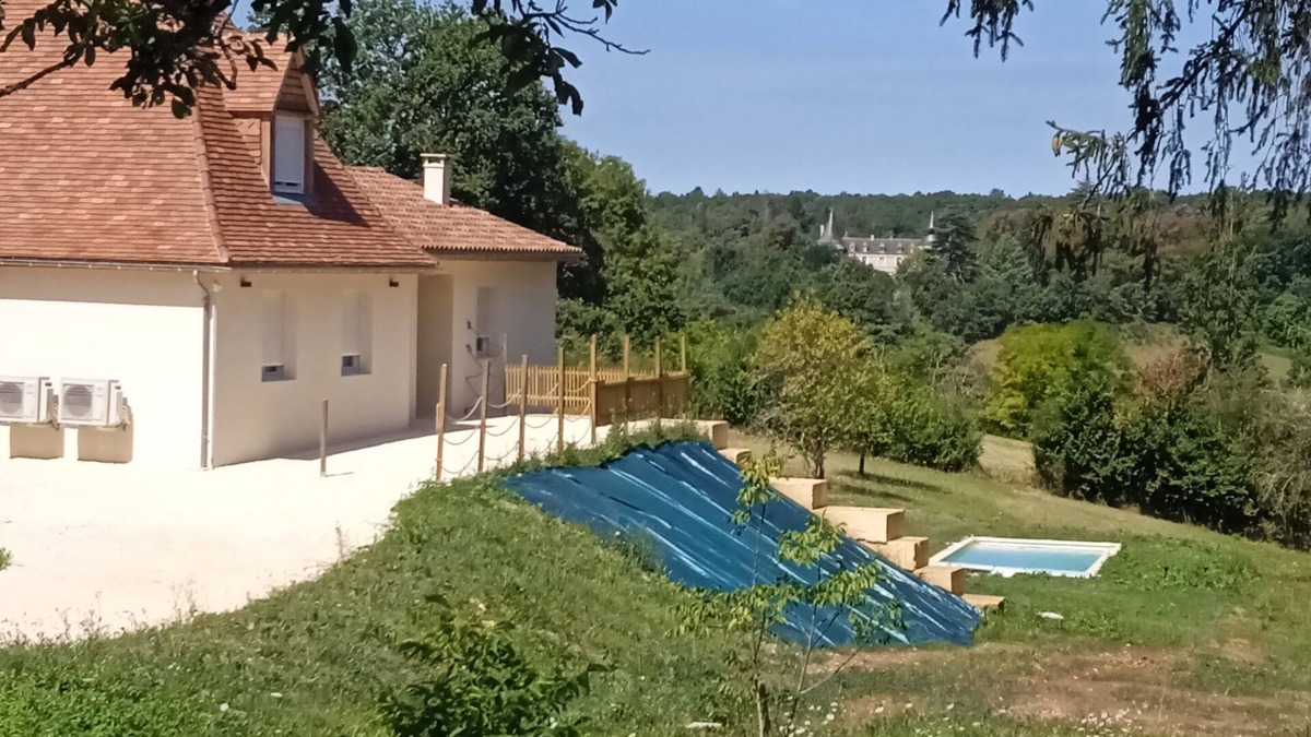 Rouffignac-Saint-Cernin-de-Reilhac House | Gîte with swimming pool for 14 people in Périgord noir