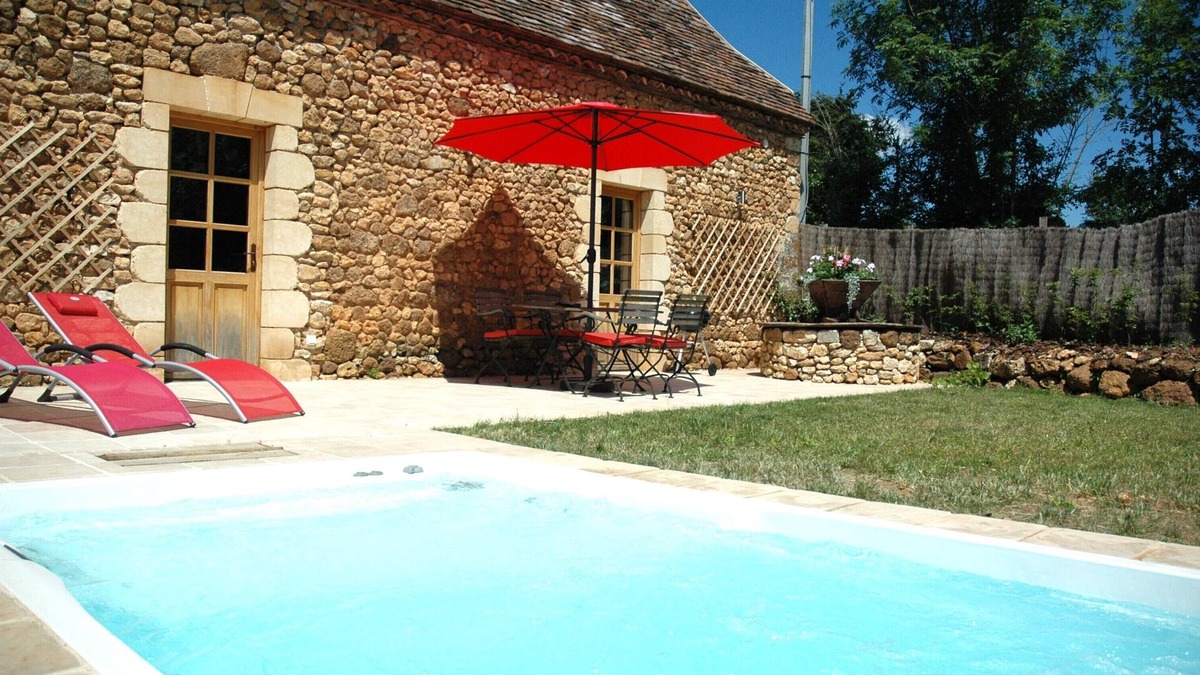 Rouffignac-Saint-Cernin-de-Reilhac House | Le Lapin sur le Toit - Beautifully restored 18th-century barn, private heated swimming pool