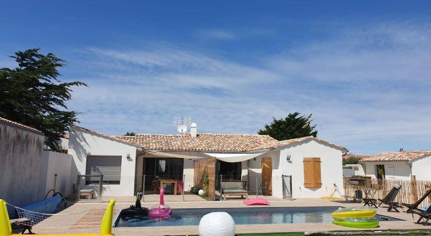 Saint-Clement-des-Baleines Resort | 85 m² Resort ∙ 3 bedrooms ∙ 8 guests