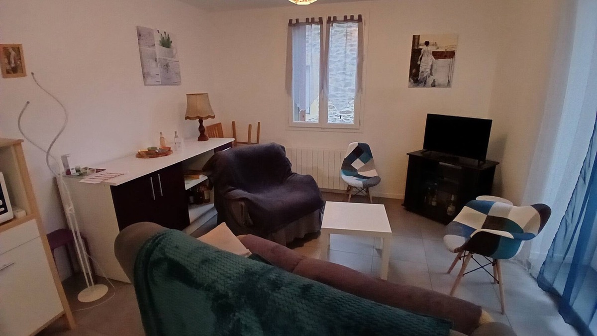 Saint-Geniez-d'Olt Apartment | Charming T4 duplex in the heart of the village