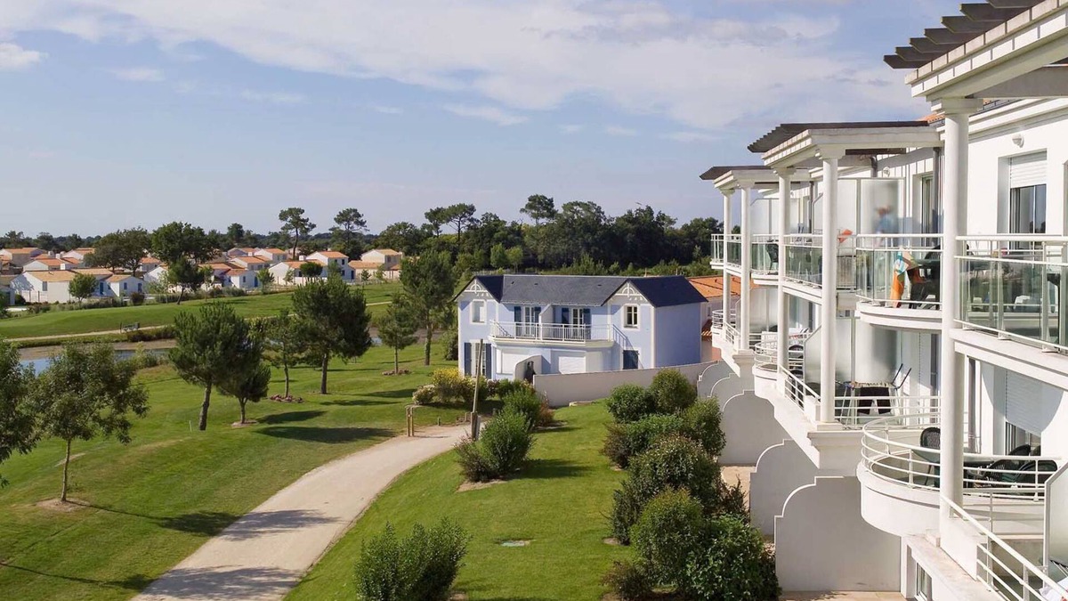 L'Aiguillon-sur-Vie Apartment | Le Domaine de Fontenelles by Interhome