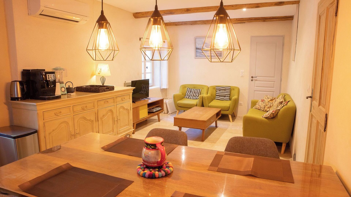 Saint-Hippolyte-le-Graveyron Cottage | Gîte BASILIC