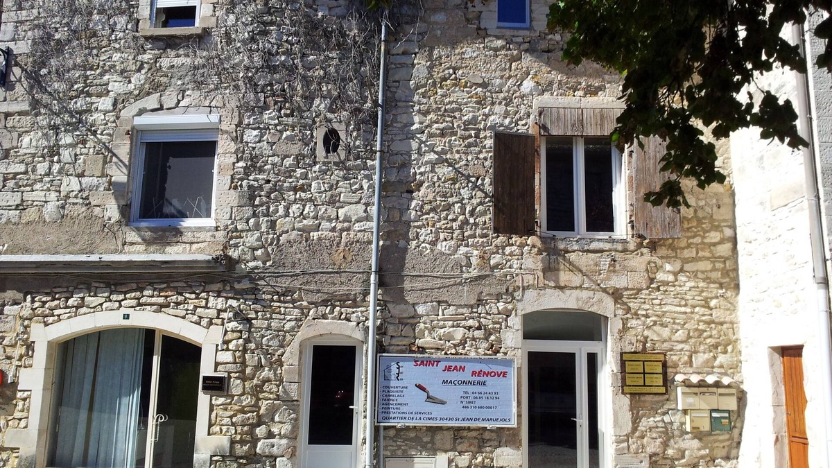 Saint-Jean-de-Maruejols-et-Avejan House | Accommodation in the village center