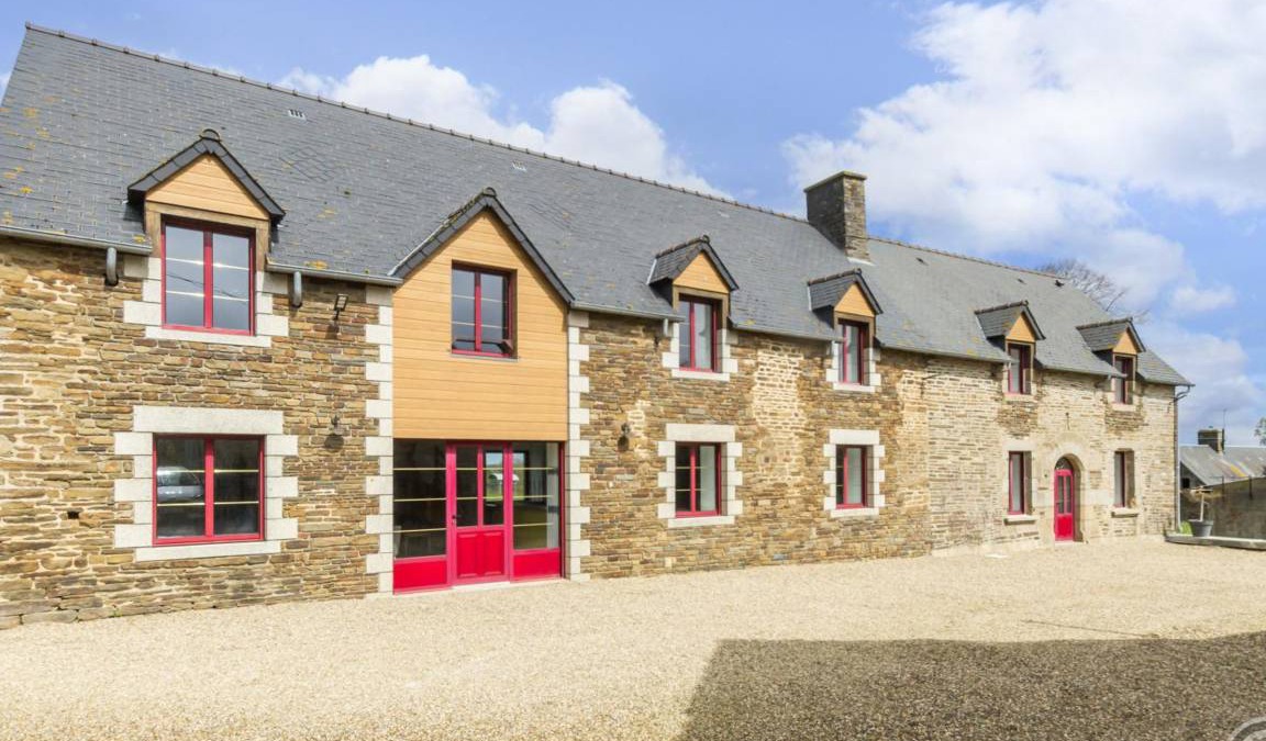 Saint-Laurent-de-Terregatte Cottage | 200 m² Cabin ∙ 5 bedrooms ∙ 12 guests
