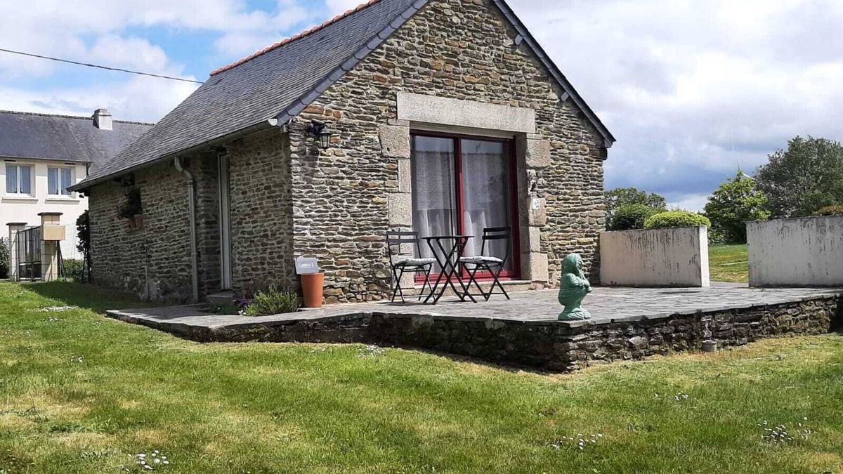 Saint-Malo-des-Trois-Fontaines House | Breton getaway in a charming cottage with garden and terrace