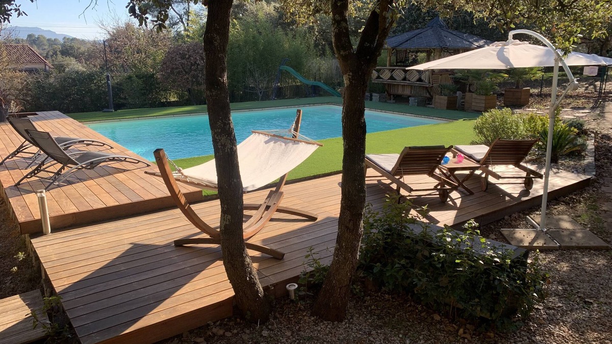 Saint-Maximin-la-Sainte-Baume Ski Chalet | Cozy studio in Provence with private garden, swimming pool and wifi