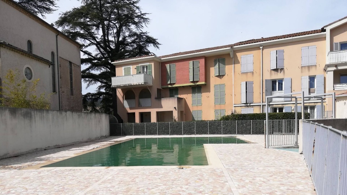 Saint-Maximin-la-Sainte-Baume House | House with pool in the city center, monthly rental possible